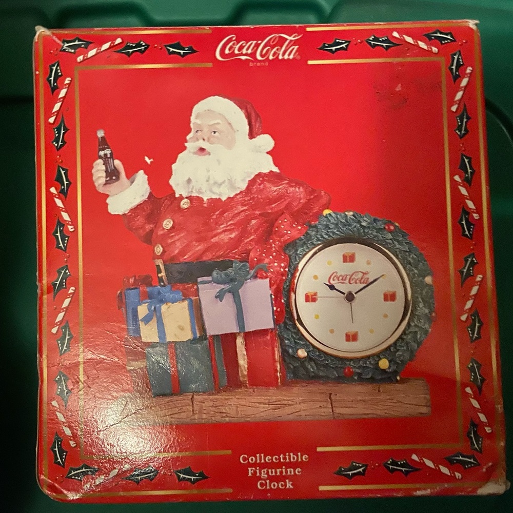 NIB Coca Cola Collectable figurine clock 1998